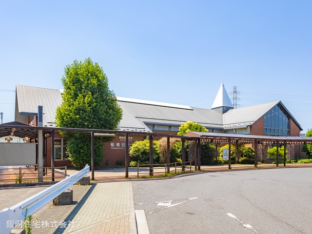 G00370870 千葉県船橋市坪井西２丁目 新築一戸建て 4280万円 土地面積99.01m² (約29.95坪) 建物面積96.00m² (約29.04坪) 築年月2025年05月【周辺環境】東葉高速線「船橋日大前」駅