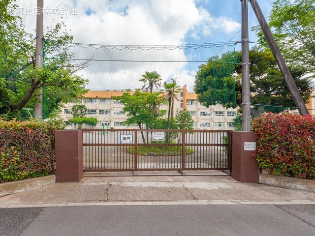 G00370893 東京都葛飾区白鳥４丁目 中古マンション 2080万円 専有面積46.75m² (約14.14坪) 間取り２ＤＫ 所在階1階 築年月1978年08月(築46年)【周辺環境】葛飾区立白鳥小学校