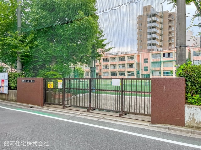 G00370893 東京都葛飾区白鳥４丁目 中古マンション 2080万円 専有面積46.75m² (約14.14坪) 間取り２ＤＫ 所在階1階 築年月1978年08月(築46年)【周辺環境】葛飾区立大道中学校