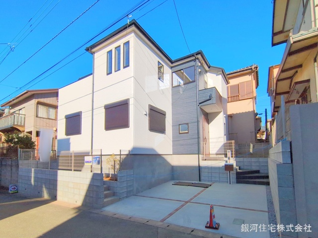 G00370997 千葉県柏市つくしが丘５丁目 新築一戸建て 4180万円 土地面積126.28m² (約38.19坪) 建物面積100.44m² (約30.38坪) 間取り４ＬＤＫ 築年月2025年01月(築１年以内)【外観2】