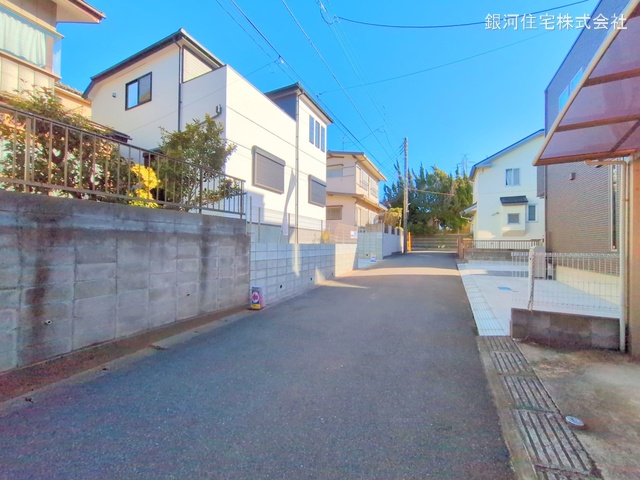 G00370997 千葉県柏市つくしが丘５丁目 新築一戸建て 4180万円 土地面積126.28m² (約38.19坪) 建物面積100.44m² (約30.38坪) 間取り４ＬＤＫ 築年月2025年01月(築１年以内)【外観12】