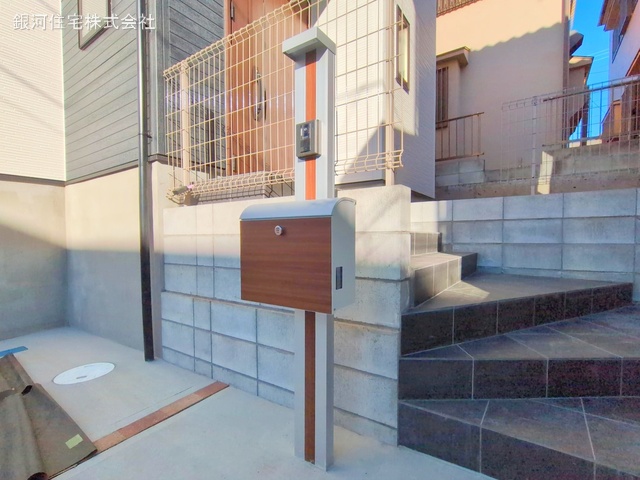 G00370997 千葉県柏市つくしが丘５丁目 新築一戸建て 4180万円 土地面積126.28m² (約38.19坪) 建物面積100.44m² (約30.38坪) 間取り４ＬＤＫ 築年月2025年01月(築１年以内)【外観14】