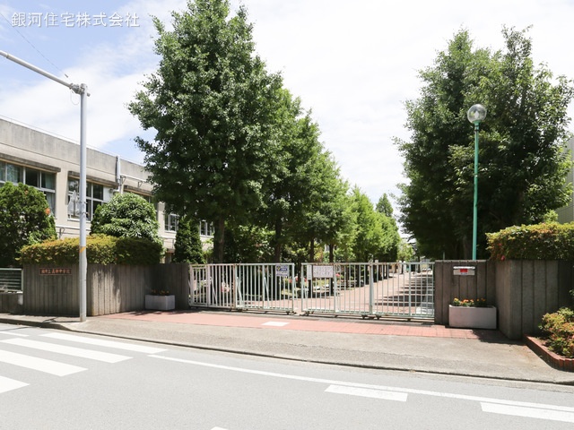 G00371198 千葉県柏市高柳 新築一戸建て 4699万円 土地面積189.52m² (約57.32坪) 建物面積108.99m² (約32.96坪) 間取り４ＬＤＫ 築年月2025年05月【周辺環境】柏市立高柳中学校