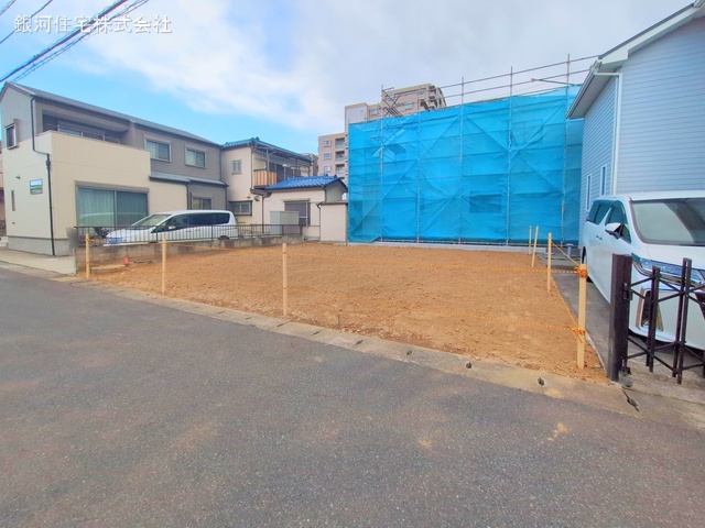 G00371237 千葉県松戸市新松戸南１丁目 新築一戸建て 5899万円 土地面積107.01m² (約32.37坪) 建物面積103.77m² (約31.39坪) 間取り４ＬＤＫ 築年月2025年06月【外観10】