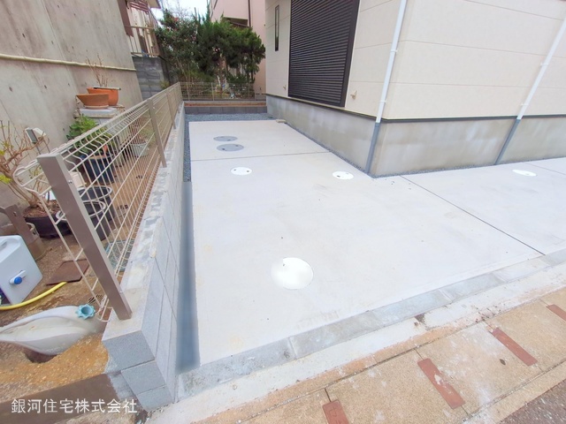 G00371277 千葉県市川市須和田２丁目 新築一戸建て 5690万円 土地面積117.74m² (約35.61坪) 建物面積93.20m² (約28.19坪) 間取り３ＬＤＫ 築年月2025年01月(築１年以内)【外観10】