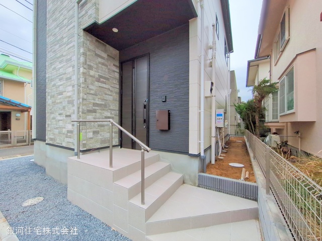 G00371277 千葉県市川市須和田２丁目 新築一戸建て 5690万円 土地面積117.74m² (約35.61坪) 建物面積93.20m² (約28.19坪) 間取り３ＬＤＫ 築年月2025年01月(築１年以内)【外観14】