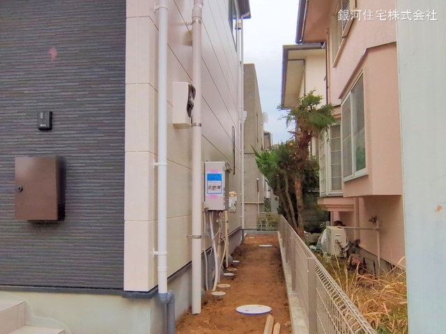 G00371277 千葉県市川市須和田２丁目 新築一戸建て 5690万円 土地面積117.74m² (約35.61坪) 建物面積93.20m² (約28.19坪) 間取り３ＬＤＫ 築年月2025年01月(築１年以内)【外観15】