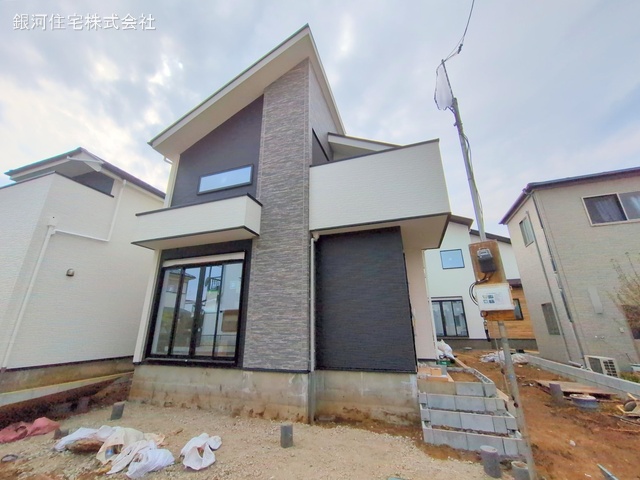G00371323 千葉県流山市向小金３丁目 新築一戸建て 4699万円 土地面積102.34m² (約30.95坪) 建物面積103.81m² (約31.40坪) 間取り４ＬＤＫ 築年月2025年05月【外観10】