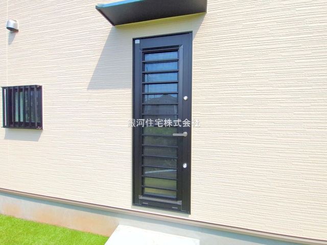 G00371621 埼玉県さいたま市西区大字島根 新築一戸建て 3090万円 土地面積173.18m² (約52.38坪) 建物面積97.29m² (約29.43坪) 間取り４ＬＤＫ 築年月2025年06月(築１年以内)【外観15】