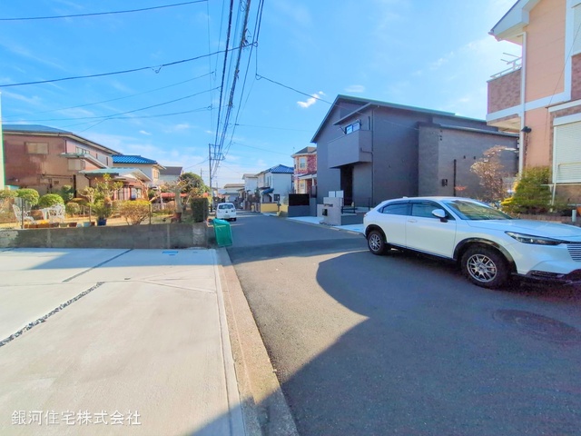 G00371651 神奈川県綾瀬市綾西５丁目 新築一戸建て 4780万円 土地面積106.92m² (約32.34坪) 建物面積101.43m² (約30.68坪) 間取り２ＳＬＤＫ 築年月2025年02月(築１年以内)【外観10】