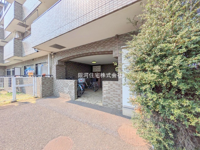 G00371712 東京都練馬区西大泉１丁目 中古マンション 2450万円 専有面積49.01m² (約14.82坪) 間取り３ＤＫ 所在階1階 築年月1995年02月(築30年)【外観5】