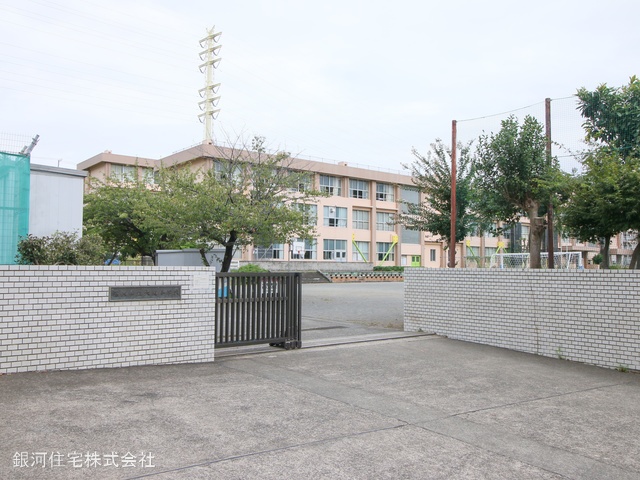 G00371856 神奈川県藤沢市大庭 新築一戸建て 4890万円 土地面積114.80m² (約34.72坪) 建物面積91.71m² (約27.74坪) 間取り３ＬＤＫ 築年月2025年03月(築１年以内)【周辺環境】藤沢市立大庭小学校