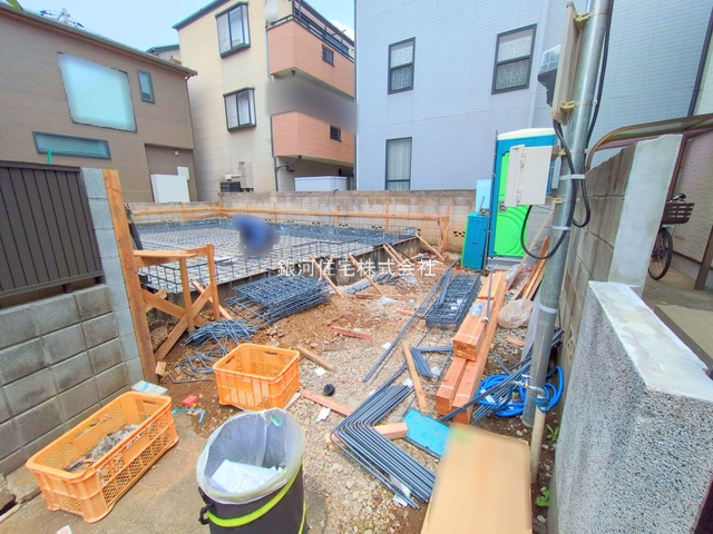 G00372132 埼玉県新座市栄５丁目 新築一戸建て 3780万円 土地面積83.39m² (約25.22坪) 建物面積95.77m² (約28.97坪) 間取り３ＳＬＤＫ 築年月2025年11月【外観2】