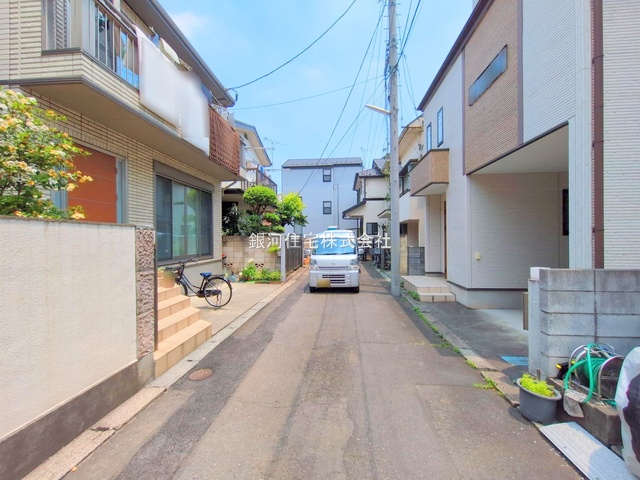 G00372132 埼玉県新座市栄５丁目 新築一戸建て 3780万円 土地面積83.39m² (約25.22坪) 建物面積95.77m² (約28.97坪) 間取り３ＳＬＤＫ 築年月2025年11月【外観3】