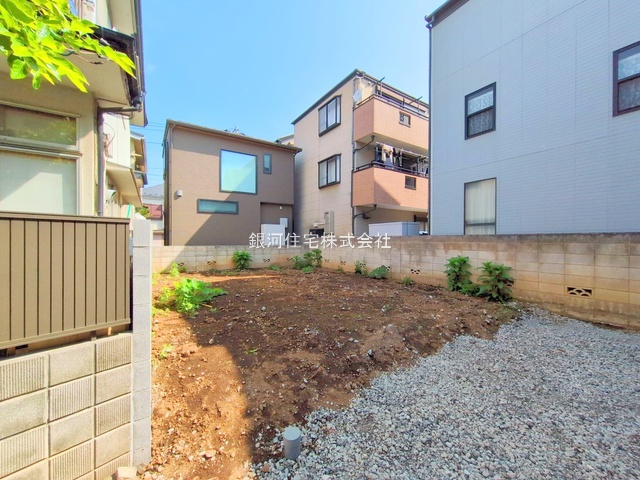 G00372132 埼玉県新座市栄５丁目 新築一戸建て 3780万円 土地面積83.39m² (約25.22坪) 建物面積95.77m² (約28.97坪) 間取り３ＳＬＤＫ 築年月2025年11月【外観7】