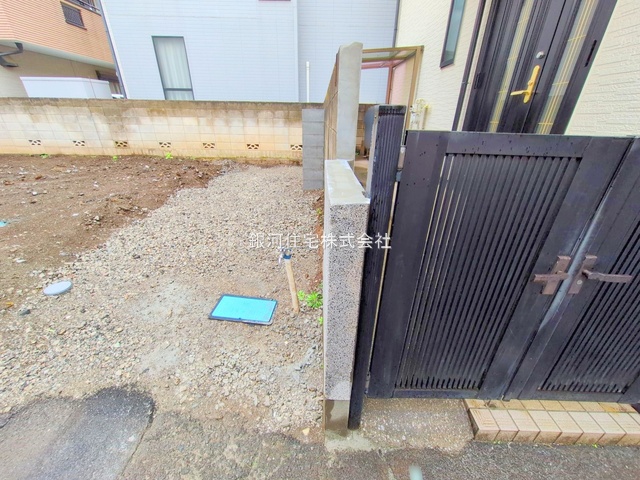 G00372132 埼玉県新座市栄５丁目 新築一戸建て 3780万円 土地面積83.39m² (約25.22坪) 建物面積95.77m² (約28.97坪) 間取り３ＳＬＤＫ 築年月2025年11月【外観14】