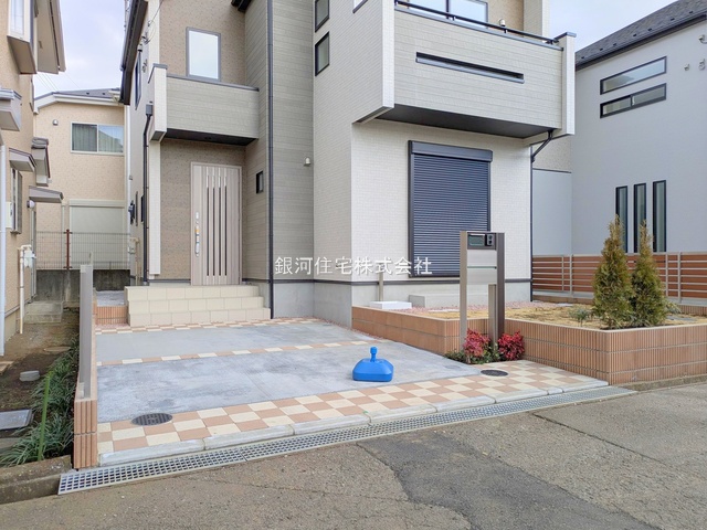 G00372250 東京都西東京市芝久保町５丁目 新築一戸建て 4680万円 土地面積100.15m² (約30.29坪) 建物面積79.48m² (約24.04坪) 間取り３ＬＤＫ 築年月2025年01月(築１年以内)【外観14】