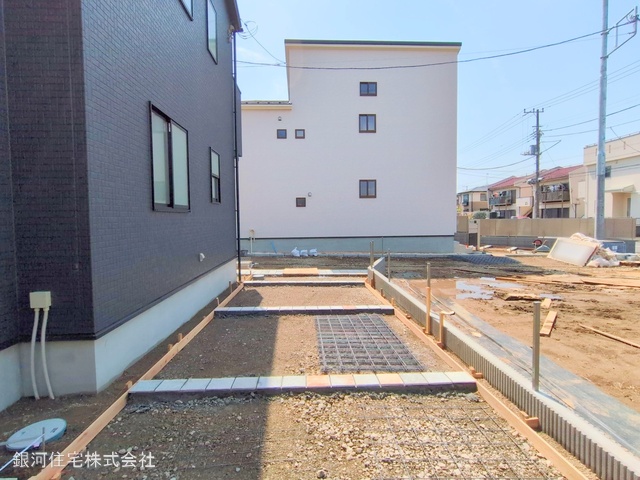 G00372764 神奈川県茅ヶ崎市円蔵 新築一戸建て 4580万円 土地面積163.30m² (約49.39坪) 建物面積99.08m² (約29.97坪) 間取り３ＬＤＫ 築年月2025年04月(築１年以内)【外観8】