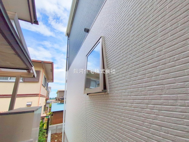 G00372817 神奈川県綾瀬市綾西５丁目 新築一戸建て 5299万円 土地面積165.26m² (約49.99坪) 建物面積110.96m² (約33.56坪) 間取り４ＬＤＫ 築年月2025年07月【外観4】