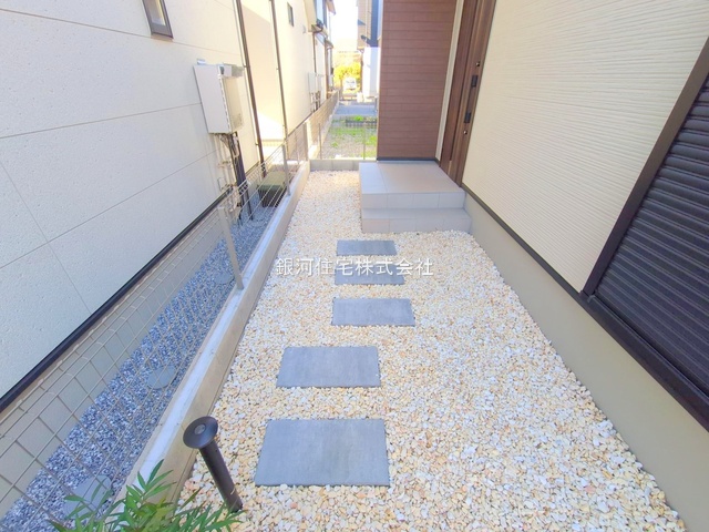 G00372850 埼玉県さいたま市南区大字広ヶ谷戸 中古一戸建て 4990万円 土地面積109.85m² (約33.22坪) 建物面積94.39m² (約28.55坪) 間取り３ＬＤＫ 築年月2024年11月(築1年)【外観17】