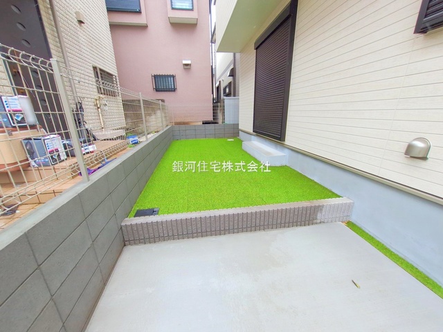 G00372923 東京都東村山市青葉町１丁目 新築一戸建て 3990万円 土地面積116.13m² (約35.12坪) 建物面積92.32m² (約27.92坪) 間取り４ＬＤＫ 築年月2025年03月(築１年以内)【外観8】