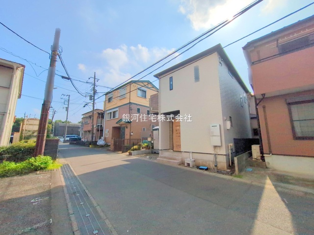 G00372996 神奈川県綾瀬市大上３丁目 新築一戸建て 3580万円 土地面積76.84m² (約23.24坪) 建物面積86.35m² (約26.12坪) 間取り２ＳＬＤＫ 築年月2025年12月【外観3】