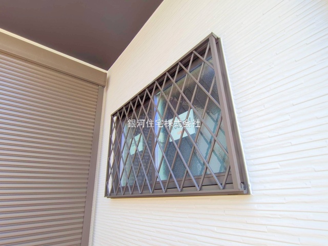 G00372996 神奈川県綾瀬市大上３丁目 新築一戸建て 3580万円 土地面積76.84m² (約23.24坪) 建物面積86.35m² (約26.12坪) 間取り２ＳＬＤＫ 築年月2025年12月【外観18】