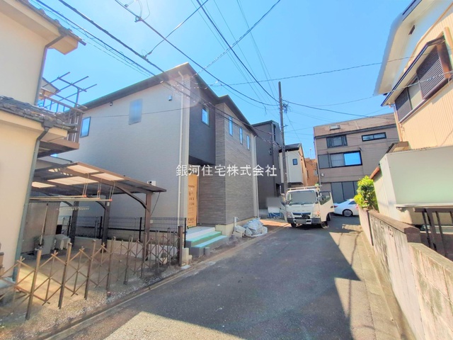 G00372997 神奈川県綾瀬市大上７丁目 新築一戸建て 3980万円 土地面積102.82m² (約31.10坪) 建物面積98.11m² (約29.67坪) 間取り４ＬＤＫ 築年月2025年11月【外観3】