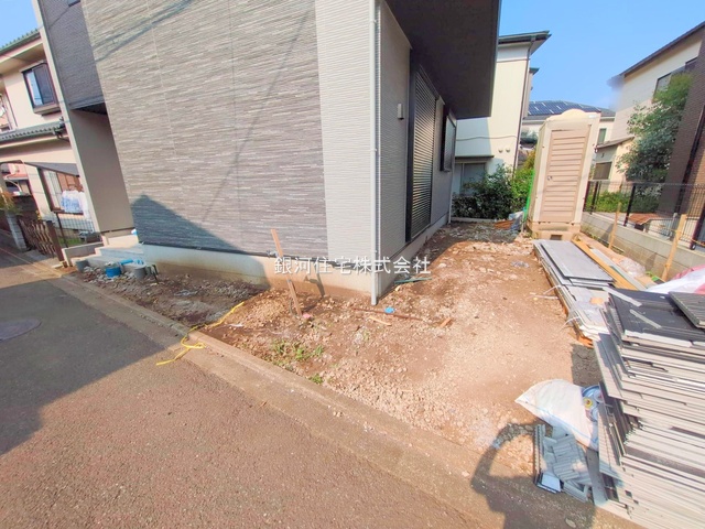 G00372997 神奈川県綾瀬市大上７丁目 新築一戸建て 3980万円 土地面積102.82m² (約31.10坪) 建物面積98.11m² (約29.67坪) 間取り４ＬＤＫ 築年月2025年11月【外観17】