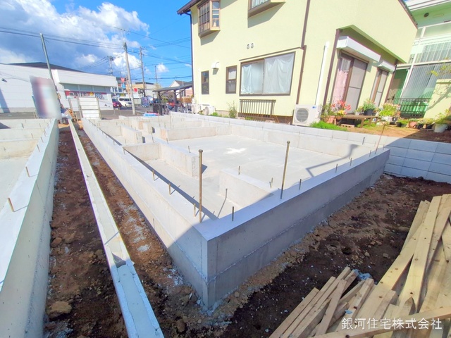G00373290 東京都東久留米市前沢４丁目 新築一戸建て 4380万円 土地面積100.52m² (約30.40坪) 建物面積95.37m² (約28.84坪) 間取り２ＳＬＤＫ 築年月2025年07月【外観7】