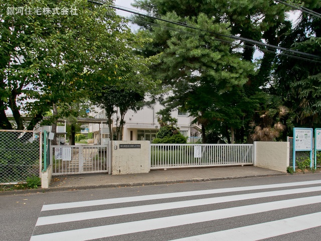 G00373290 東京都東久留米市前沢４丁目 新築一戸建て 4380万円 土地面積100.52m² (約30.40坪) 建物面積95.37m² (約28.84坪) 間取り２ＳＬＤＫ 築年月2025年07月【周辺環境】東久留米市立第九小学校