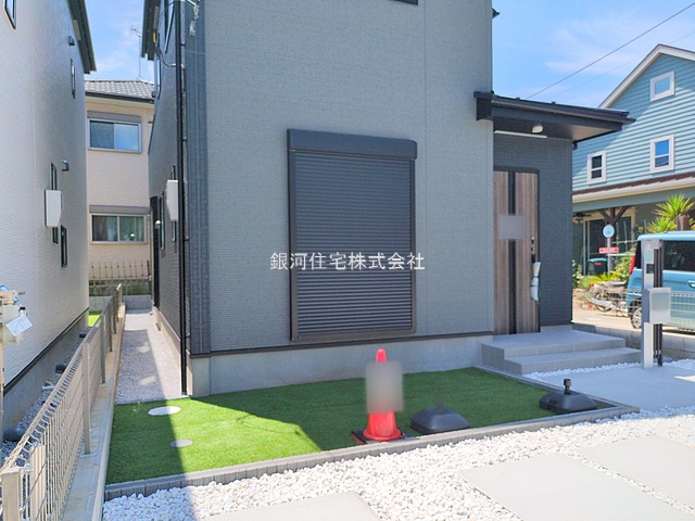 G00373291 神奈川県小田原市堀之内 新築一戸建て 2980万円 土地面積149.86m² (約45.33坪) 建物面積101.02m² (約30.55坪) 間取り４ＬＤＫ 築年月2025年06月(築１年以内)【外観17】