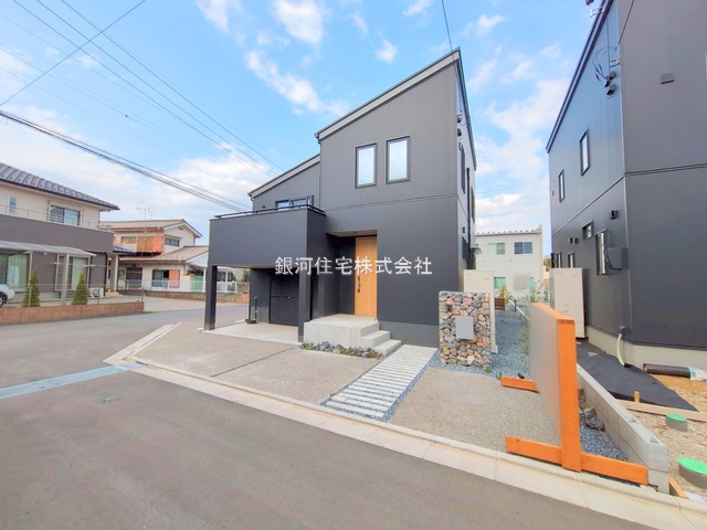 G00373353 埼玉県入間市大字上藤沢 中古一戸建て 4780万円 土地面積136.14m² (約41.18坪) 建物面積97.70m² (約29.55坪) 間取り２ＳＬＤＫ 築年月2024年07月(築1年)【外観2】
