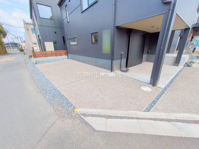 G00373353 埼玉県入間市大字上藤沢 中古一戸建て 4780万円 土地面積136.14m² (約41.18坪) 建物面積97.70m² (約29.55坪) 間取り２ＳＬＤＫ 築年月2024年07月(築1年)【外観4】