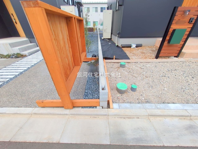 G00373353 埼玉県入間市大字上藤沢 中古一戸建て 4780万円 土地面積136.14m² (約41.18坪) 建物面積97.70m² (約29.55坪) 間取り２ＳＬＤＫ 築年月2024年07月(築1年)【外観11】