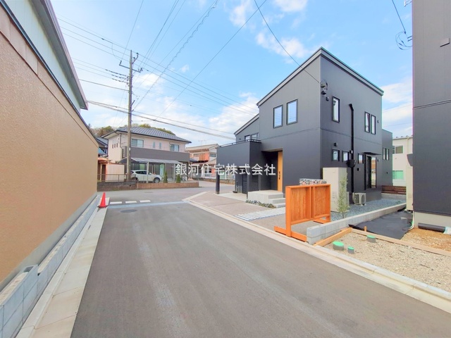 G00373353 埼玉県入間市大字上藤沢 中古一戸建て 4780万円 土地面積136.14m² (約41.18坪) 建物面積97.70m² (約29.55坪) 間取り２ＳＬＤＫ 築年月2024年07月(築1年)【外観12】