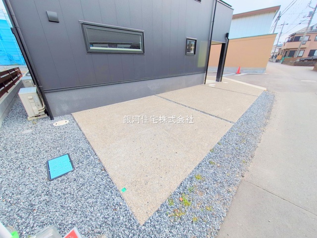 G00373353 埼玉県入間市大字上藤沢 中古一戸建て 4780万円 土地面積136.14m² (約41.18坪) 建物面積97.70m² (約29.55坪) 間取り２ＳＬＤＫ 築年月2024年07月(築1年)【外観16】