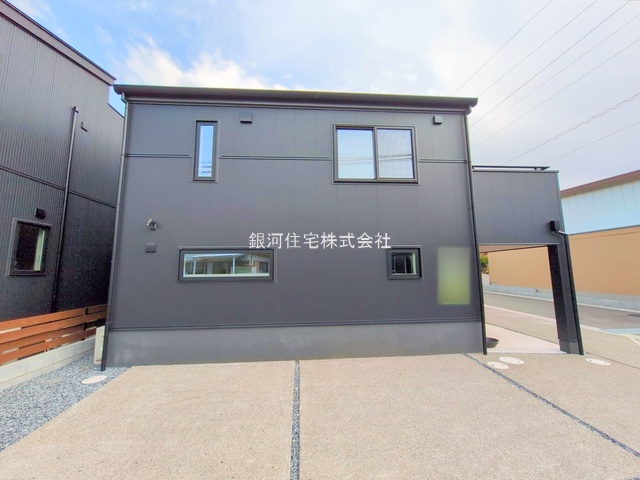G00373353 埼玉県入間市大字上藤沢 中古一戸建て 4780万円 土地面積136.14m² (約41.18坪) 建物面積97.70m² (約29.55坪) 間取り２ＳＬＤＫ 築年月2024年07月(築1年)【外観18】