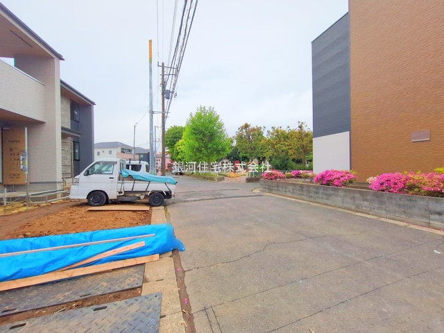 G00373475 千葉県船橋市薬円台３丁目 新築一戸建て 4390万円 土地面積110.00m² (約33.27坪) 建物面積101.02m² (約30.55坪) 間取り３ＳＬＤＫ 築年月2025年06月【外観7】