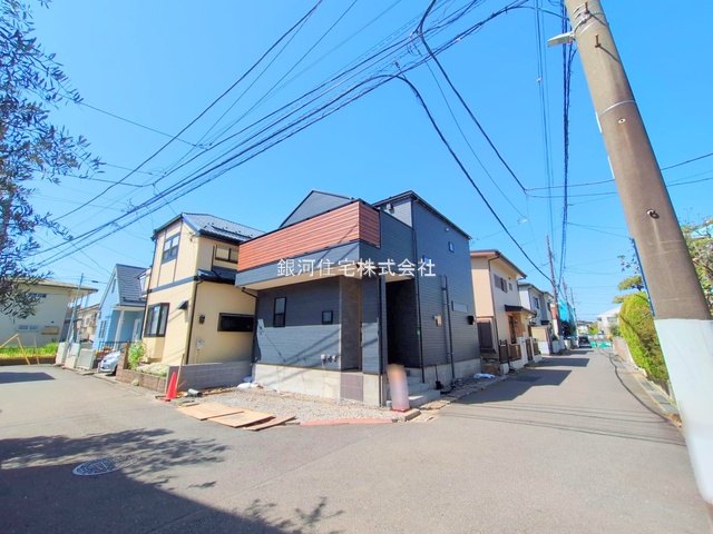 G00373548 神奈川県横浜市港北区新吉田東５丁目 新築一戸建て 5580万円 土地面積70.39m² (約21.29坪) 建物面積70.38m² (約21.28坪) 間取り２ＳＬＤＫ 築年月2025年05月(築１年以内)【外観6】