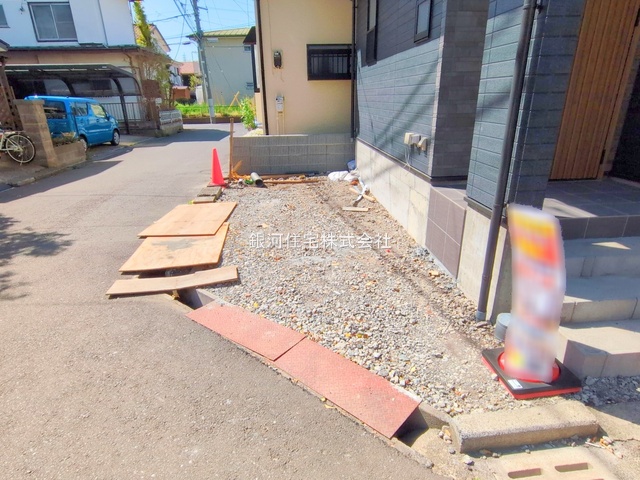 G00373548 神奈川県横浜市港北区新吉田東５丁目 新築一戸建て 5580万円 土地面積70.39m² (約21.29坪) 建物面積70.38m² (約21.28坪) 間取り２ＳＬＤＫ 築年月2025年05月(築１年以内)【外観13】