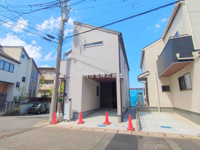G00373567 神奈川県川崎市多摩区菅仙谷２丁目 新築一戸建て 5480万円 土地面積102.47m² (約30.99坪) 建物面積99.63m² (約30.13坪) 間取り４ＬＤＫ 築年月2025年04月(築１年以内)【外観2】