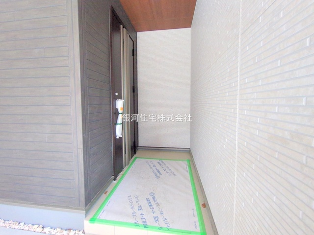 G00373567 神奈川県川崎市多摩区菅仙谷２丁目 新築一戸建て 5480万円 土地面積102.47m² (約30.99坪) 建物面積99.63m² (約30.13坪) 間取り４ＬＤＫ 築年月2025年04月(築１年以内)【外観4】