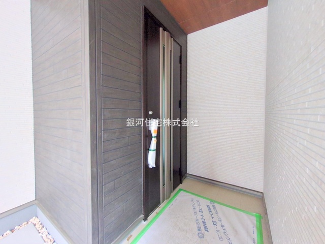 G00373567 神奈川県川崎市多摩区菅仙谷２丁目 新築一戸建て 5480万円 土地面積102.47m² (約30.99坪) 建物面積99.63m² (約30.13坪) 間取り４ＬＤＫ 築年月2025年04月(築１年以内)【外観5】