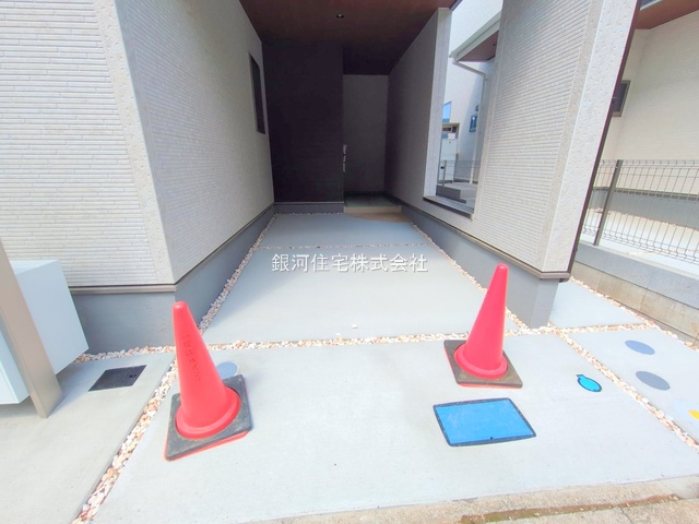 G00373567 神奈川県川崎市多摩区菅仙谷２丁目 新築一戸建て 5480万円 土地面積102.47m² (約30.99坪) 建物面積99.63m² (約30.13坪) 間取り４ＬＤＫ 築年月2025年04月(築１年以内)【外観13】