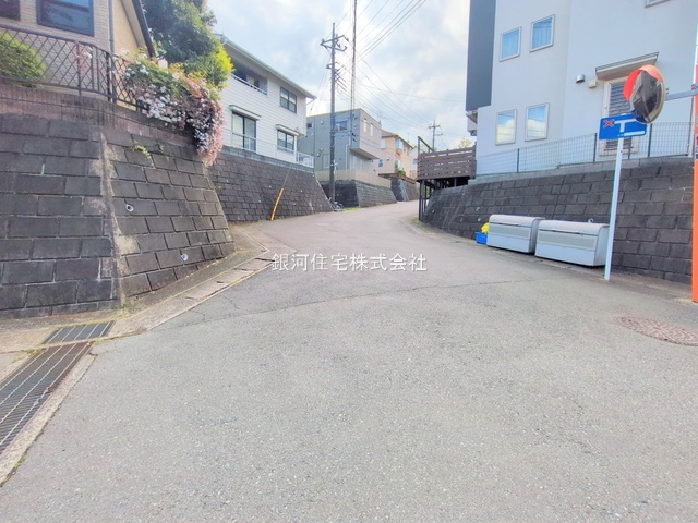 G00373567 神奈川県川崎市多摩区菅仙谷２丁目 新築一戸建て 5480万円 土地面積102.47m² (約30.99坪) 建物面積99.63m² (約30.13坪) 間取り４ＬＤＫ 築年月2025年04月(築１年以内)【外観15】