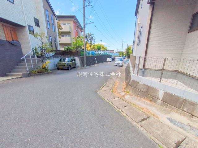 G00373567 神奈川県川崎市多摩区菅仙谷２丁目 新築一戸建て 5480万円 土地面積102.47m² (約30.99坪) 建物面積99.63m² (約30.13坪) 間取り４ＬＤＫ 築年月2025年04月(築１年以内)【外観16】