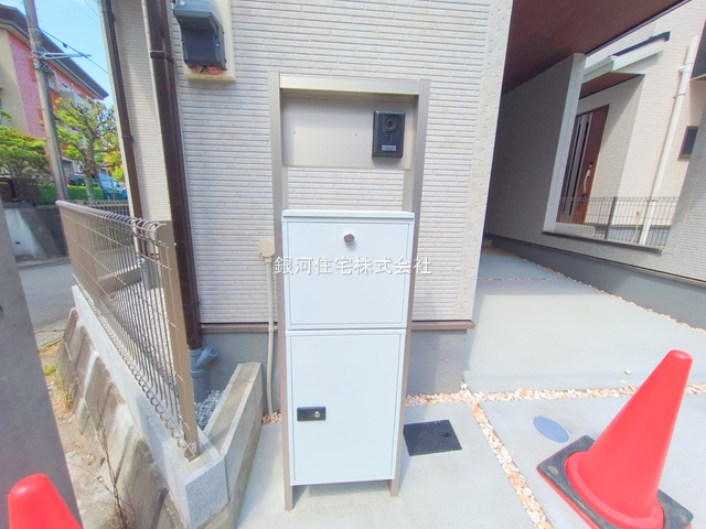G00373567 神奈川県川崎市多摩区菅仙谷２丁目 新築一戸建て 5480万円 土地面積102.47m² (約30.99坪) 建物面積99.63m² (約30.13坪) 間取り４ＬＤＫ 築年月2025年04月(築１年以内)【外観17】