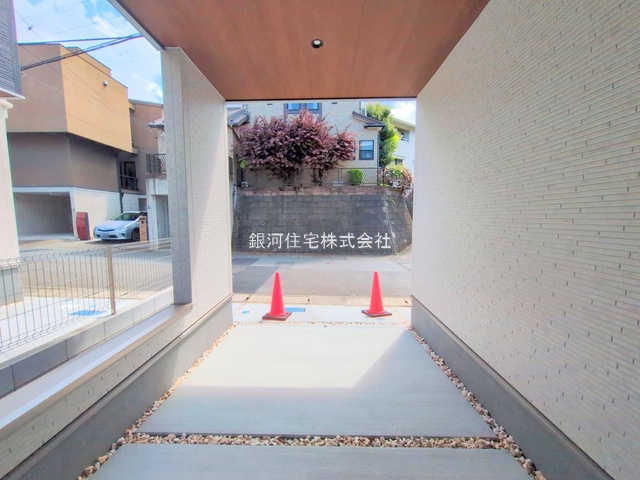 G00373567 神奈川県川崎市多摩区菅仙谷２丁目 新築一戸建て 5480万円 土地面積102.47m² (約30.99坪) 建物面積99.63m² (約30.13坪) 間取り４ＬＤＫ 築年月2025年04月(築１年以内)【外観18】