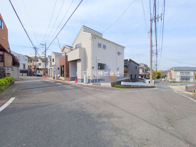 G00373568 神奈川県川崎市多摩区菅仙谷２丁目 新築一戸建て 5180万円 土地面積102.76m² (約31.08坪) 建物面積83.83m² (約25.35坪) 間取り３ＬＤＫ 築年月2025年03月(築１年以内)【外観3】